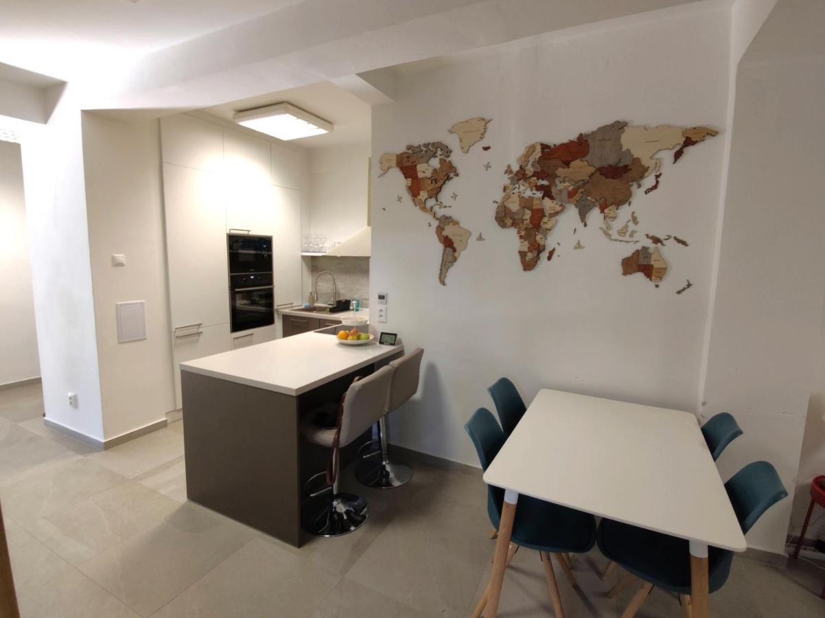 Big Stay - 4 Bedroom, 2 Bathroom Central Apartment With Ac Bratislava Exterior foto