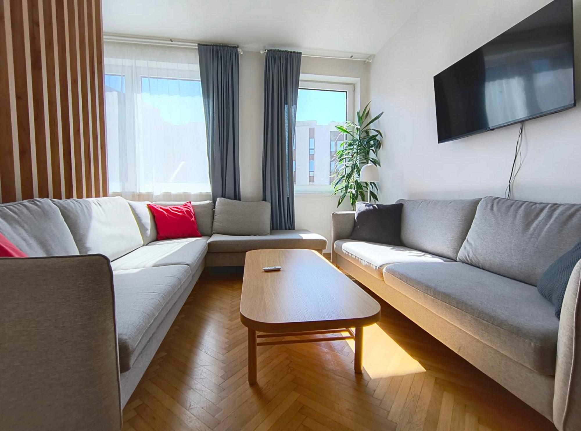 Big Stay - 4 Bedroom, 2 Bathroom Central Apartment With Ac Bratislava Exterior foto